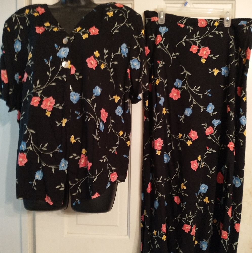 Blouse & Skirt set Black Floral Print